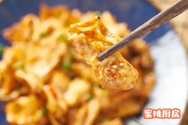 味道绝了!这一盘谁炒都下饭,越吃越过瘾!