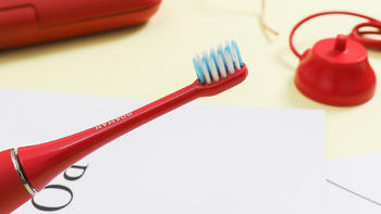 颜值逆天，超会震——罗曼电动牙刷T10熔岩红深度体验：买牙刷还送洁面！