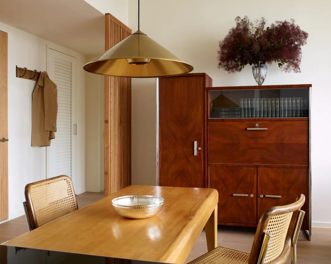 Richard Meier 设计的公寓楼，极简主义精装够低调、也够奢华！