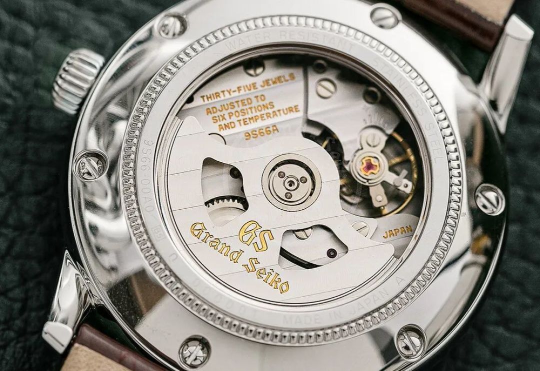 格斗巨星"嘴炮"康纳的新手表