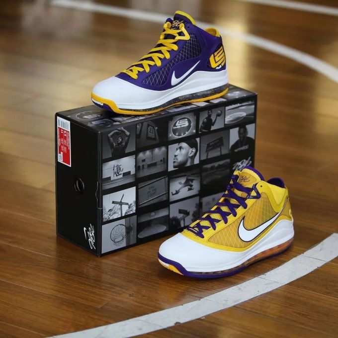 LBJ17 & LBJ7:回到未来,展望过去