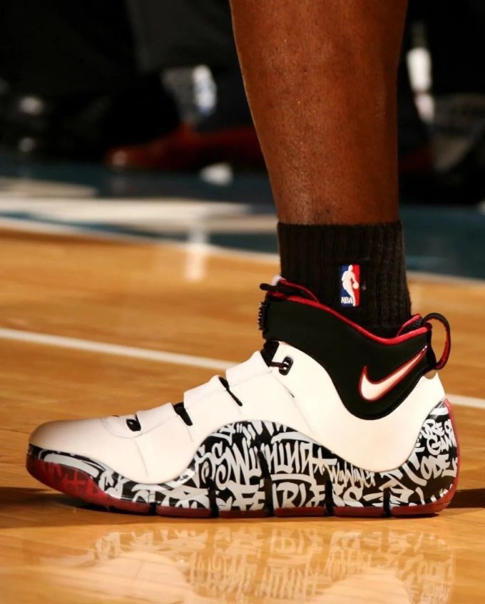 LBJ17 & LBJ7:回到未来,展望过去