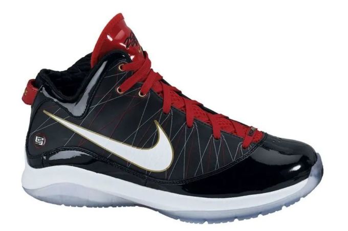 LBJ17 & LBJ7:回到未来,展望过去