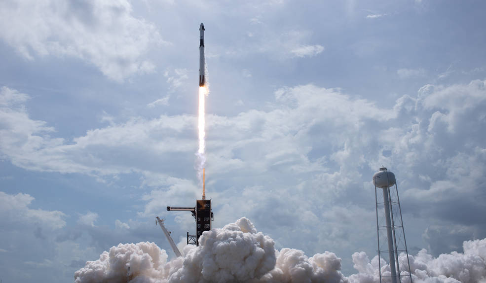 创造历史！SpaceX成功发射载人飞船