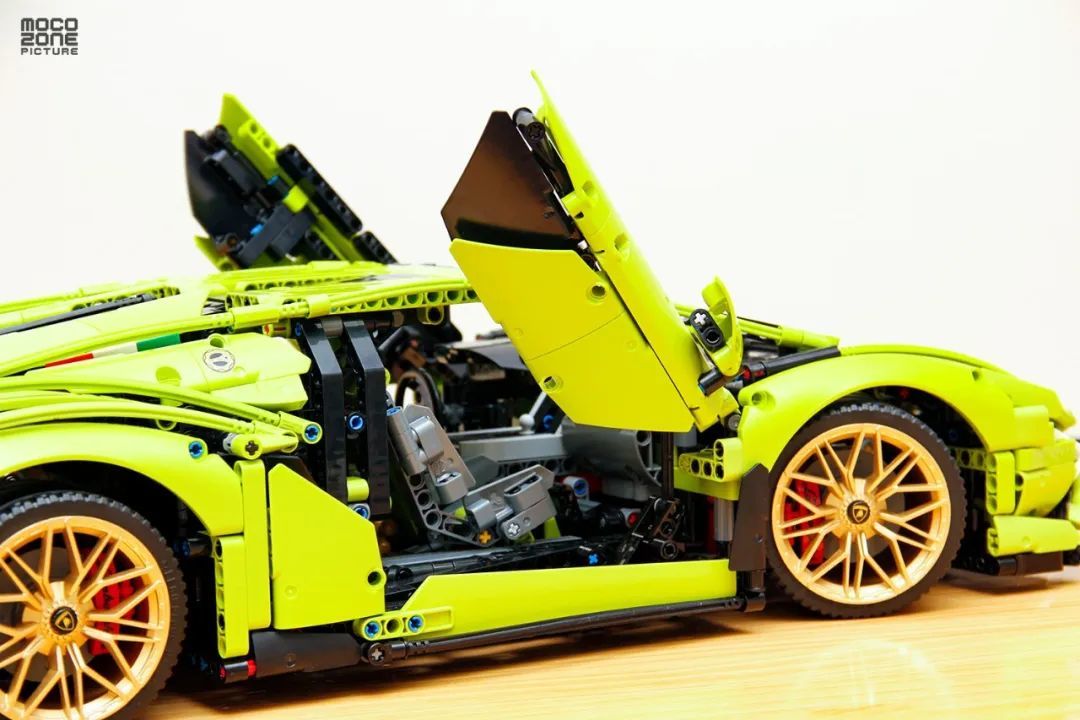 乐高机械组42115 Lamborghini Sian FKP 37实物第一眼！
