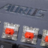 Cherry原厂红轴与灯光同步加持，技嘉AORUS 猎鹰K1机械键盘开箱评测