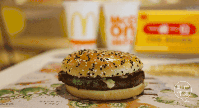 广告还原度90%的麦当劳安格斯厚牛堡，值不值32块？