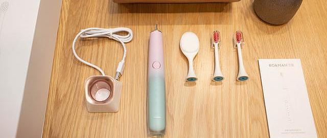 不一样的声波牙刷，来自罗曼T40洗漱一体的优雅体验