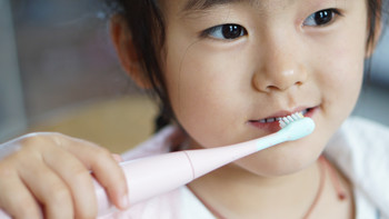 陪伴成长 篇八：罗曼×熊出没联名款儿童电动牙刷，让孩子爱上刷牙，就是这么简单 