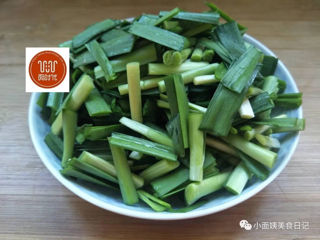 韭菜和它一起炒更美味，既简单又下饭，没肉也照样吃的香！