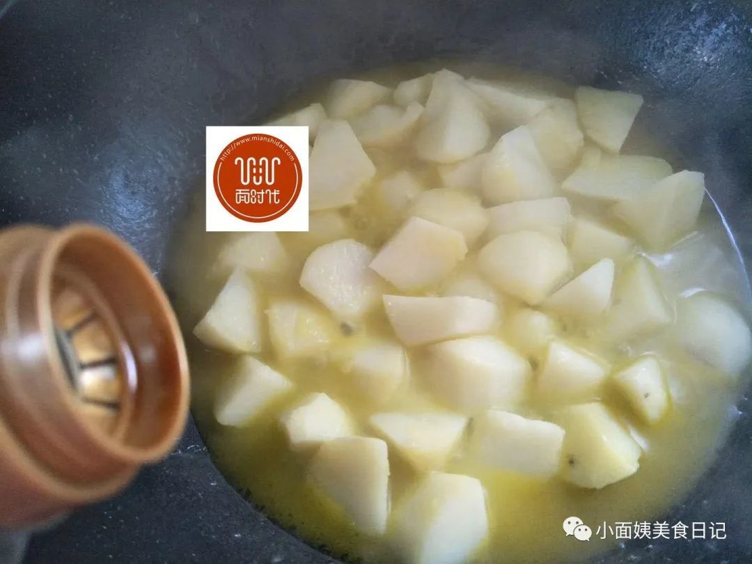 韭菜和它一起炒更美味，既简单又下饭，没肉也照样吃的香！