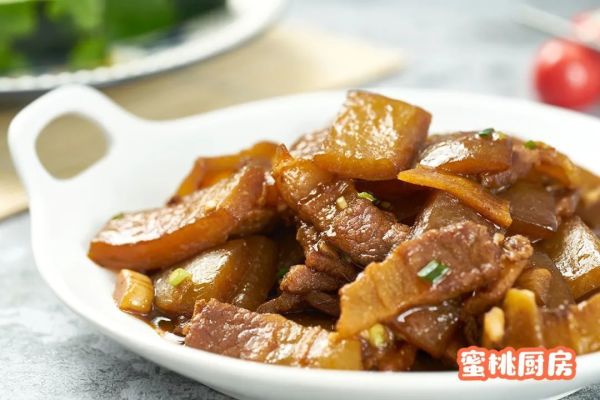 吃完西瓜别扔皮!简单炒炒,又是一道下饭菜!