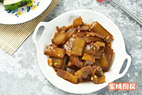 吃完西瓜别扔皮!简单炒炒,又是一道下饭菜!