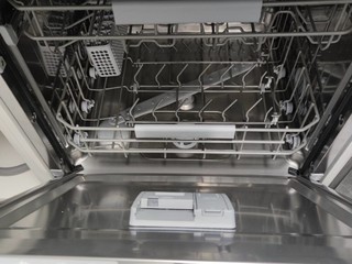 米家洗碗机，颜值高性能好，很不错！