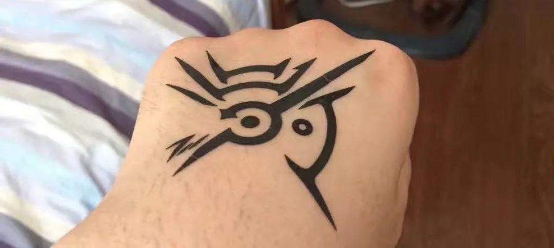 破产版羞辱"的视频之后,几个人真的热火我弄了一个主角同款界外魔印记