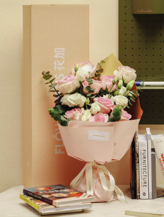 小米有品上新花加主题鲜花礼盒：送她 桃露（粉玫瑰主题花）必须拥有姓名！