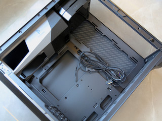 安钛克p120机箱，硬件展示柜