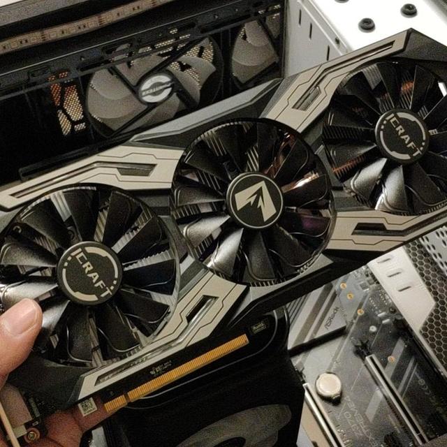 显卡竖着装：增加寿命减少变形还能降低噪音？Tony哥亲测晒图