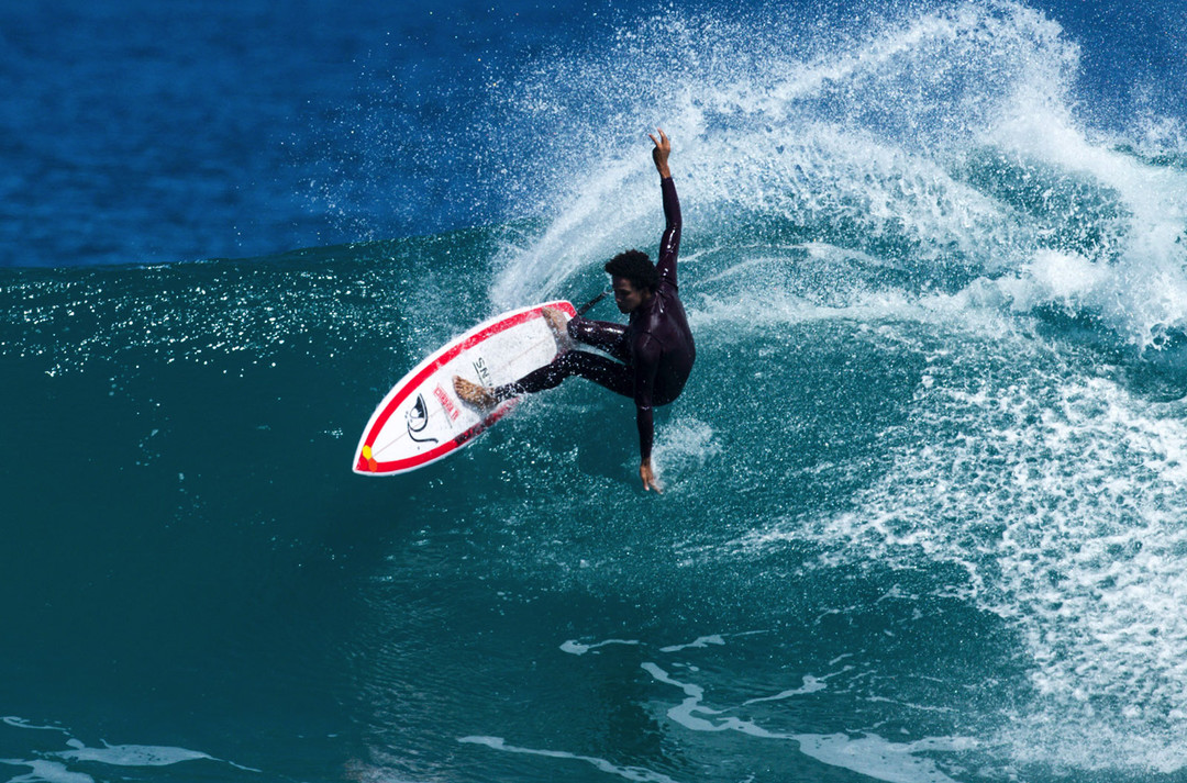 南非冲浪手迈克尔 · 二月：VANS SURF系列推出两款休闲板鞋