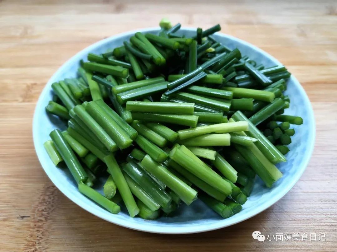 夏天最不该吃韭菜，而是它，清脆鲜嫩，好吃不贵，和鸡蛋是绝搭！