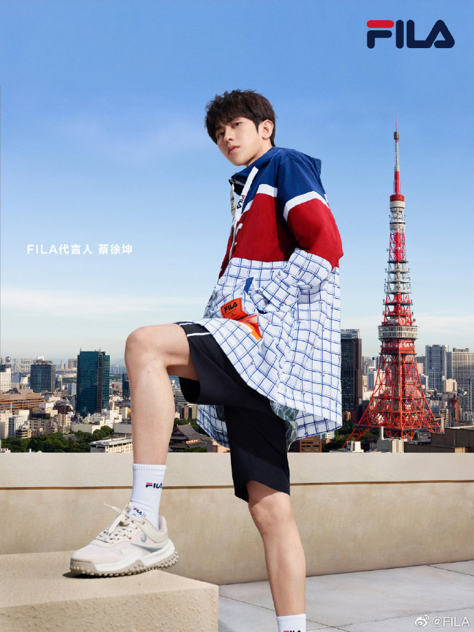 蔡徐坤 FILA 新代言人上线，运动系阳光少年展现多面魅力！