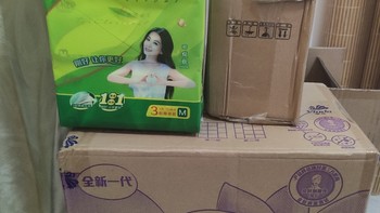 两大市面上最常见的纸巾品牌的王牌产品对决