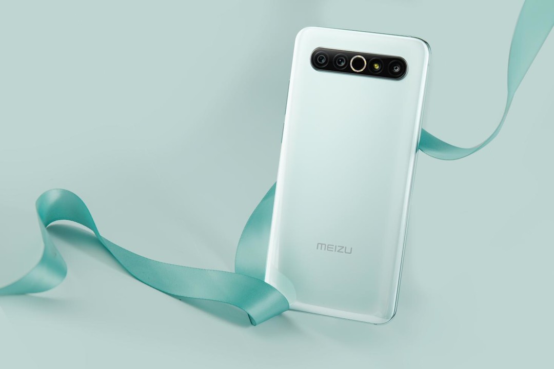 魅族17 Pro 5G手机推出全新月白天青配色，更换白色前面板 外观更惊艳