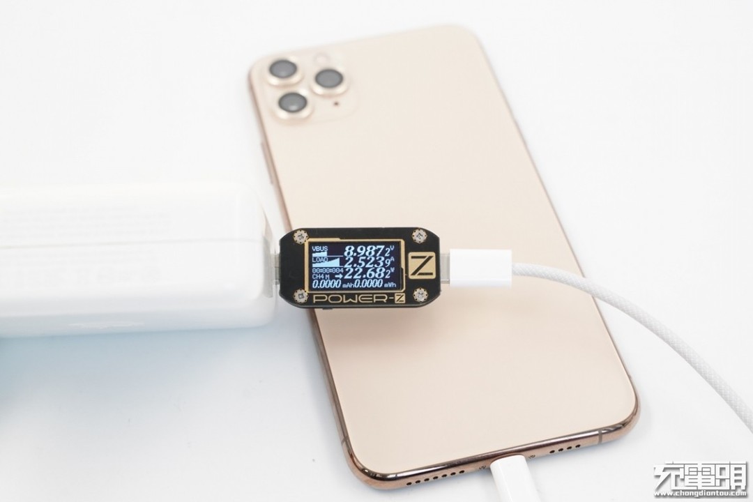 充电头网测试未发售苹果Lightning数据线，iPhone 12终于要标配编织材料线材了？