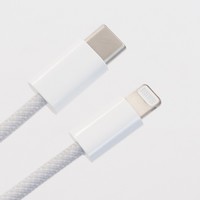 充电头网测试未发售苹果Lightning数据线，iPhone 12终于要标配编织材料线材了？