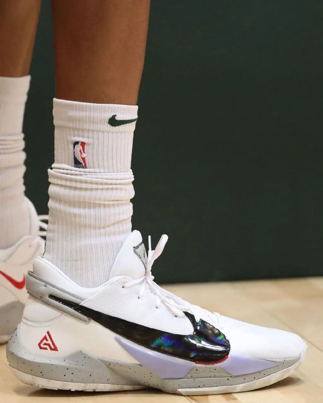 字母哥2代绝对卖爆,我说的