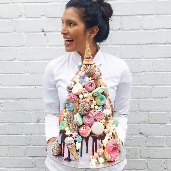 生日蛋糕这样点缀装饰「甜甜圈」自带吸客能力，卖的就是好！