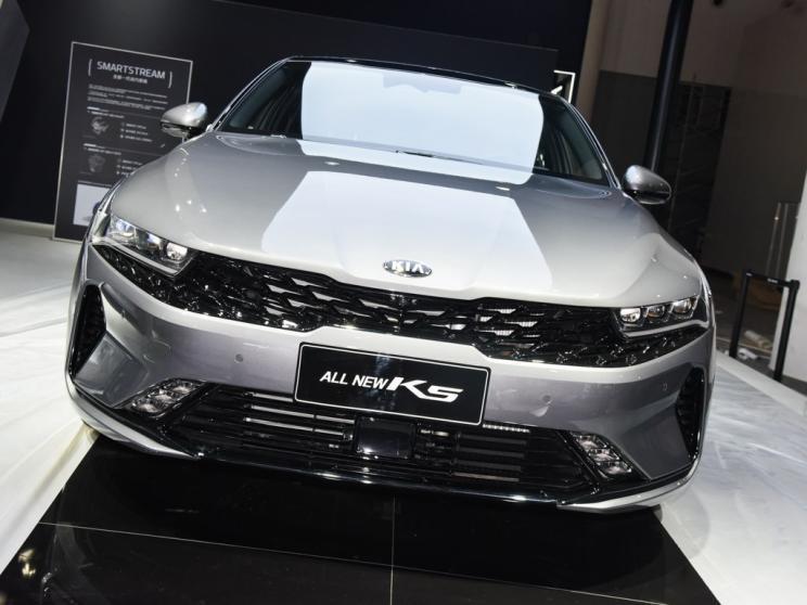 新车速递：2020成都车展 轿车篇  宝马4系、奔驰AMG A5、五菱宏光MINI EV、奔驰AMG CLA 35 、长城黑猫