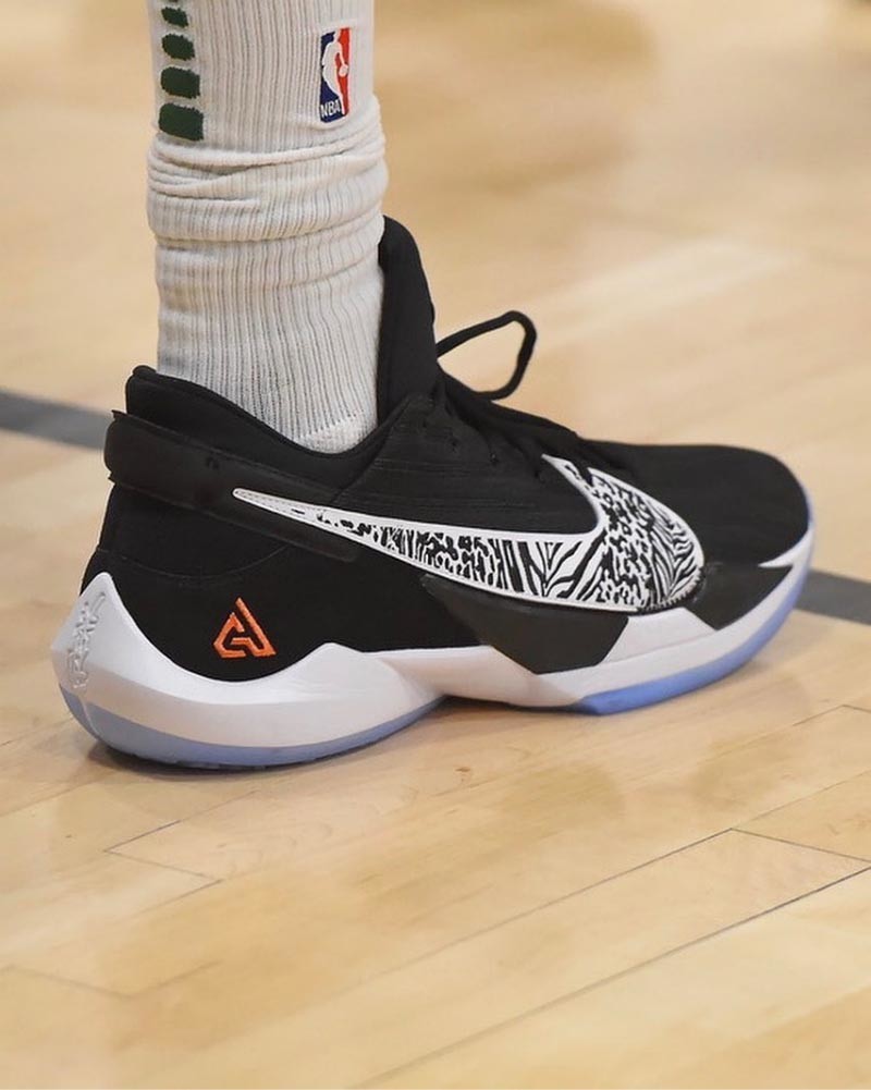 詹姆斯上脚 sacai x Nike！NBA 复赛开启，看看各路球星都穿了什么鞋