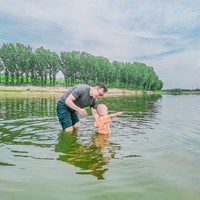 北京小众溯溪蹚水河流 露营捞鱼捡河蚌