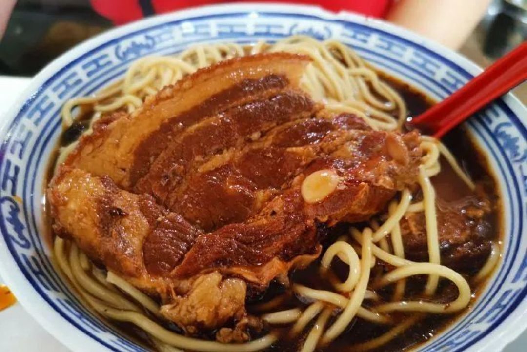 吃了这碗大肉面再说自己是南京人