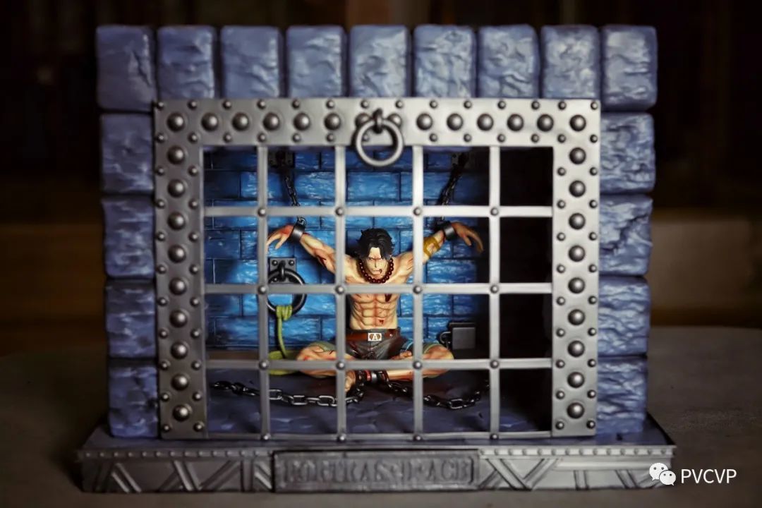 赏色丨定格顶上战争前夕火拳艾斯在监狱里的最后时刻