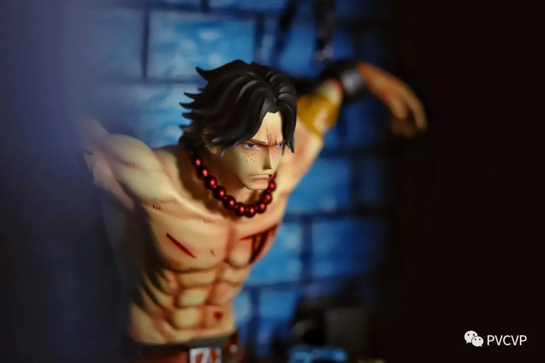 赏色丨定格顶上战争前夕火拳艾斯在监狱里的最后时刻