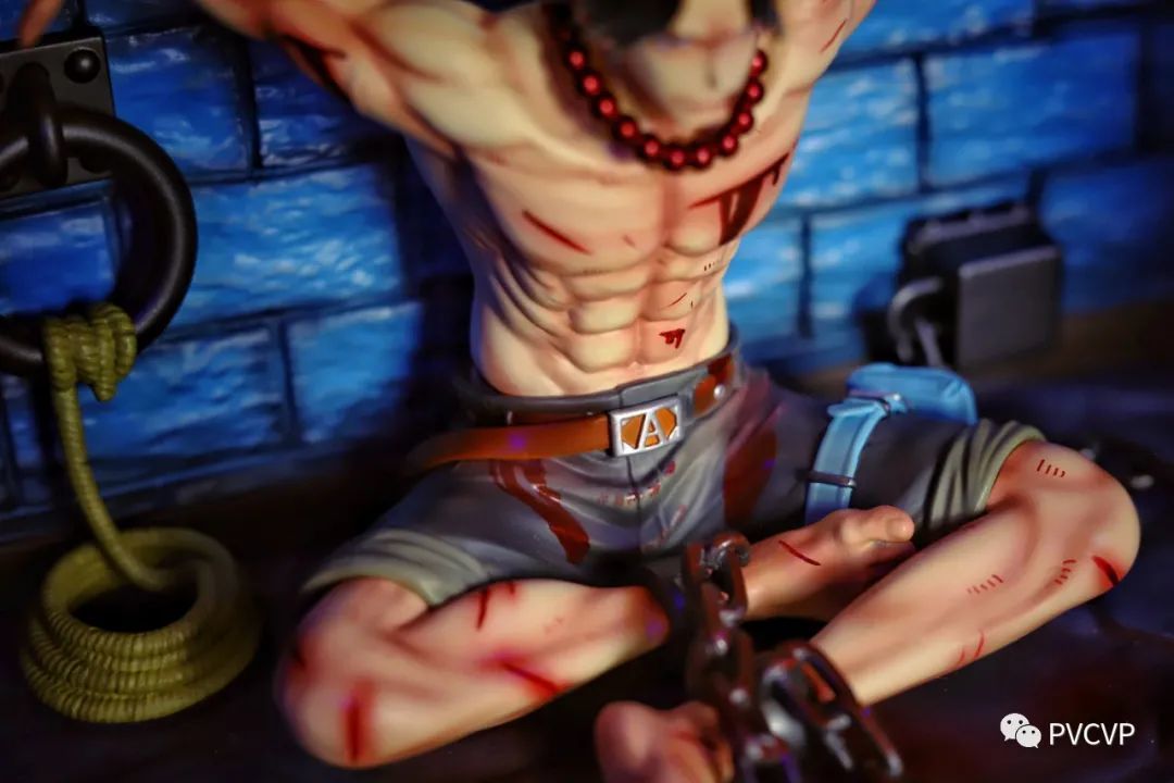 赏色丨定格顶上战争前夕火拳艾斯在监狱里的最后时刻