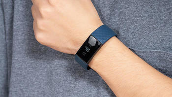 Fitbit Charge 4手环评测：做你的运动健康助理