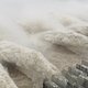 三峡枢纽面临建库以来最大洪峰！三峡大坝首次开11孔泄洪