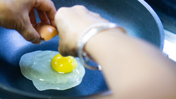 无油煎蛋来一套：Amercook Fusomoku炒锅开箱煎蛋分享
