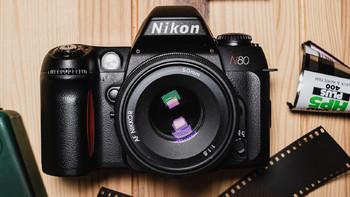 手边的胶片机 篇五：尼康Nikon N80/F80 - 低空飞行的千禧好物 