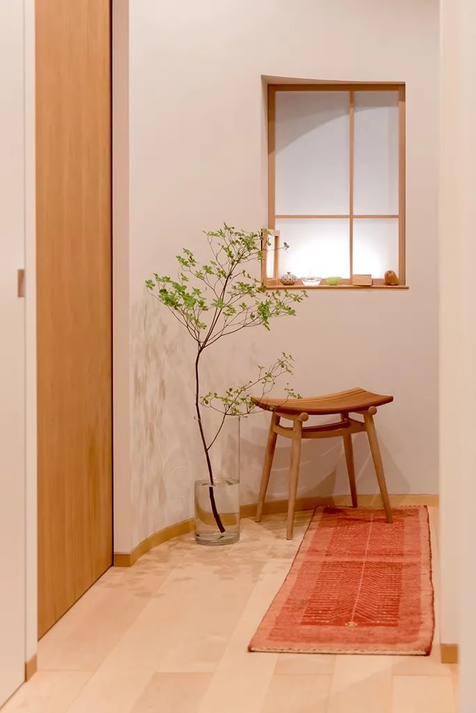 85㎡公寓翻新，变身日系北欧风，打造通透又温馨的「二人居」。