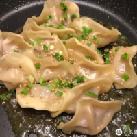 葱香煎饺，激发速冻水饺终极潜力