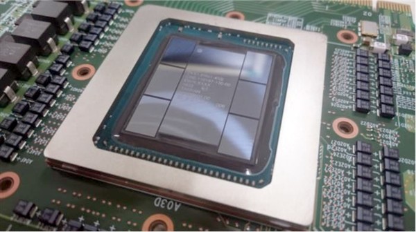 台积电宣布3200平方毫米巨型芯片，将整合封装12颗HBM