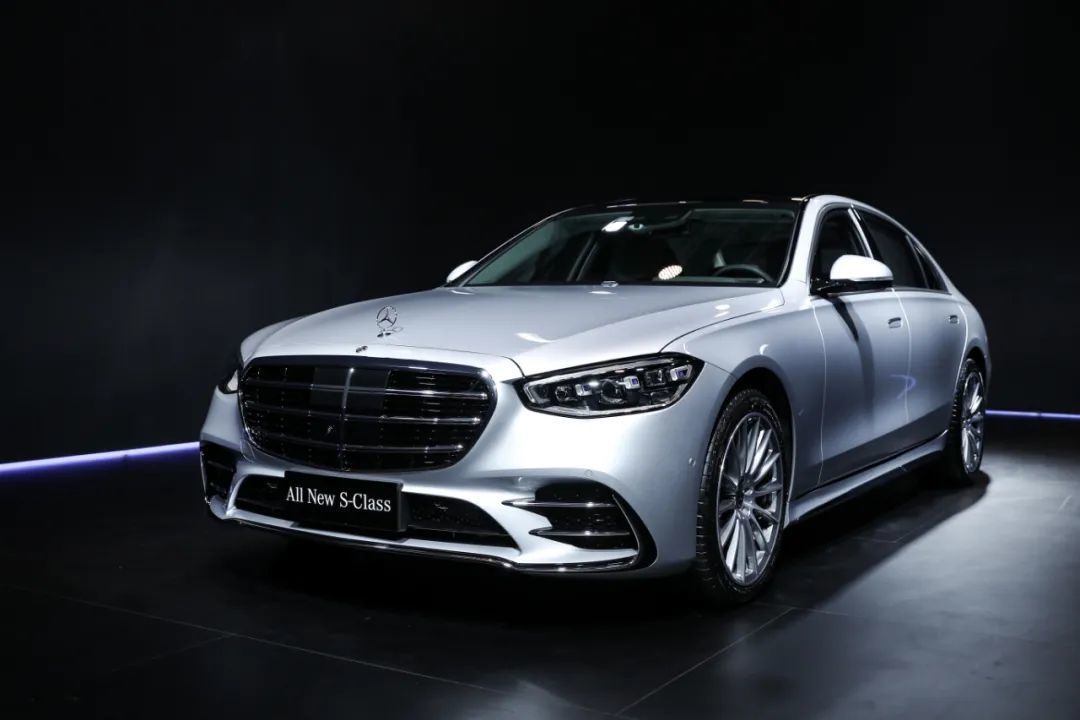 从豪华到奢华,全新梅赛德斯-奔驰s级让我见识了什么