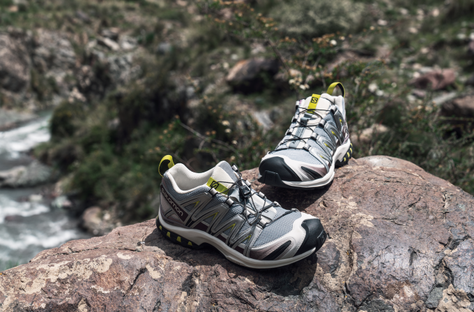salomonxapro3d复刻回归品牌历史中首款真正意义上的越野跑鞋