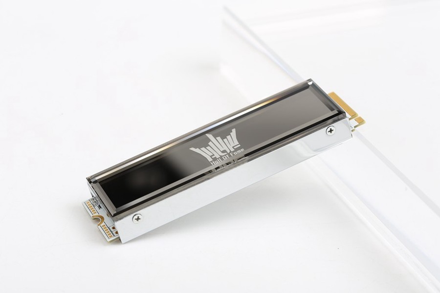 连读高达7GB/s：影驰新一代HOF PCIe4.0 SSD曝光