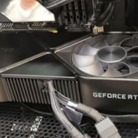 NVIDIA RTX 3090公版装机需注意，网友装机发现“挡住”硬盘了