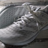 灯家跑鞋展览 篇五：尝鲜adidas竞速——sl20开箱和第一脚